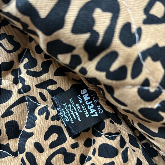 POL Antique Floral Print Vest with Leopard Print Trim & Leopard Inside - Picture 7 of 9